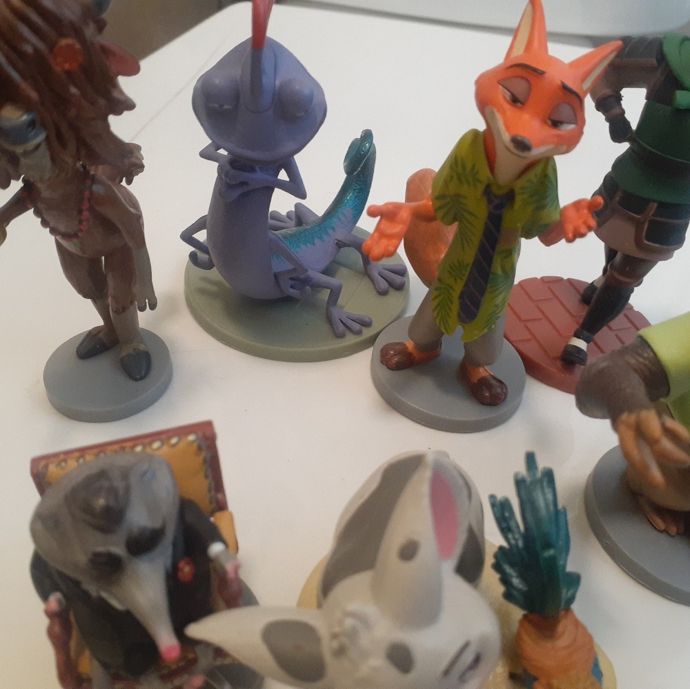 Disney figures bundle - Picture 3 of 4